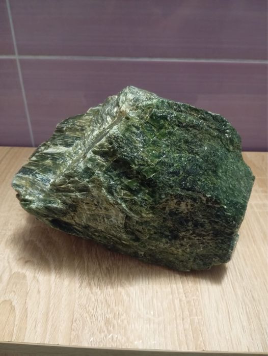 Нефрит природный камень