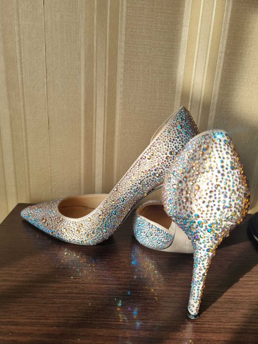 Туфли со стразами р. 35-36