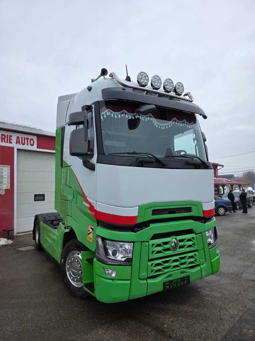 Cap tractor Renault T520