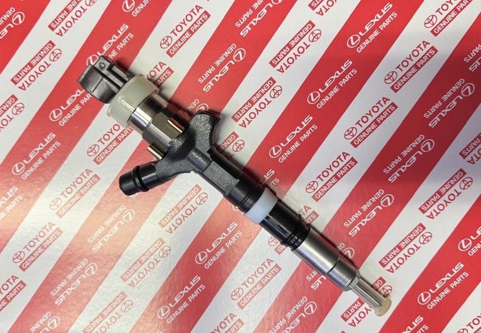 Топливная форсунка Toyota 1KDFTV 3.0 Diesel