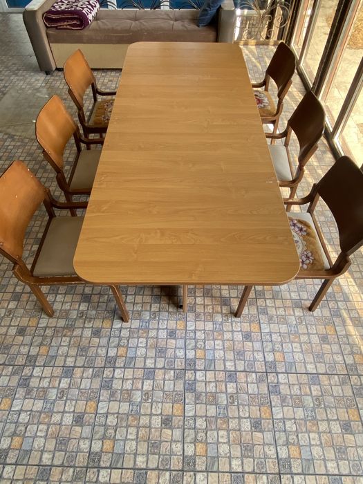 Кухонный стол со 6 стульями