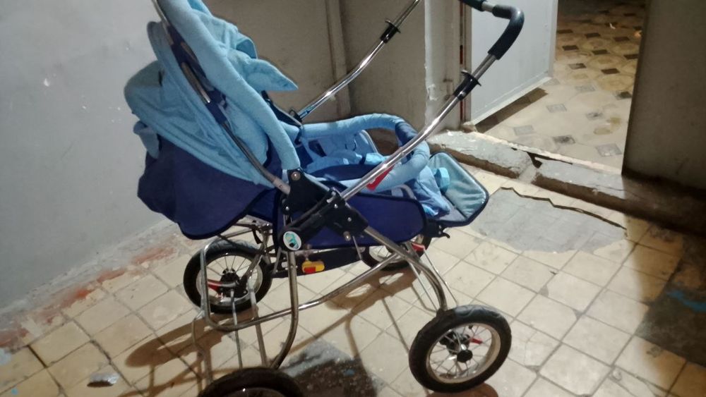 Коляска для малышей