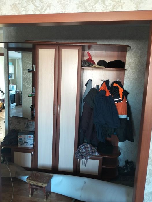 Продам прихожии цена 25000 торг