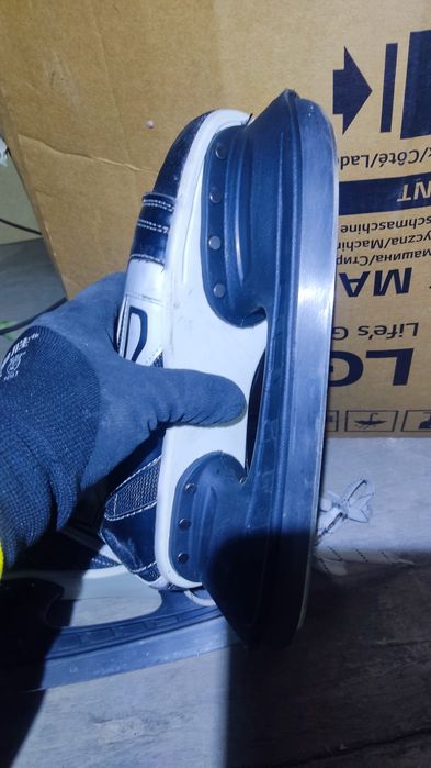 Коньки продам бу