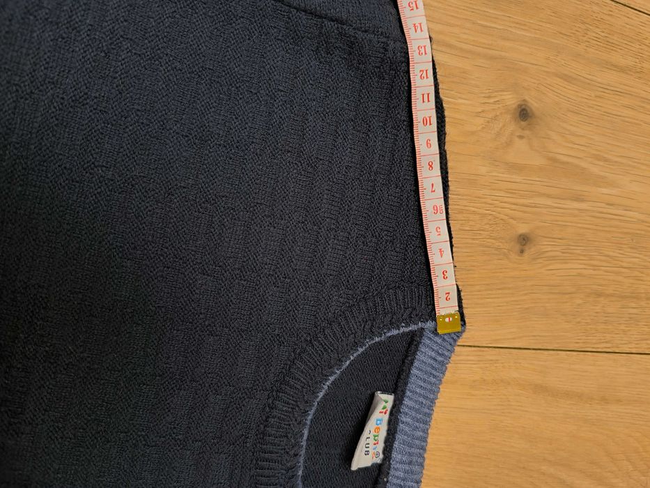 Отличен тъмносин пуловер за момче, размер 152.