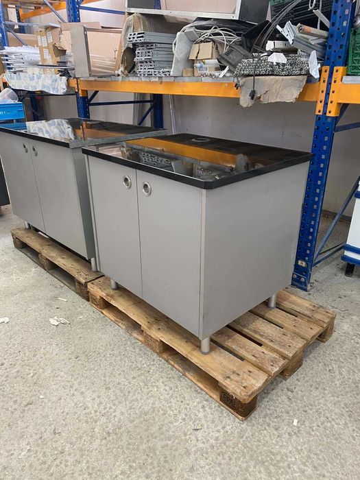 Шкаф с гранитен плот