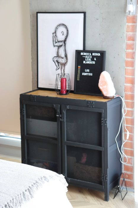 Comoda cu 2 usi tip plasa si lemn, orice dimesiune, stil industrial