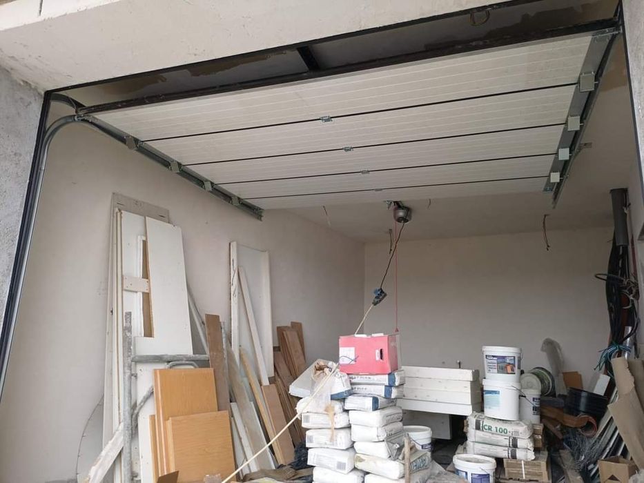 Usi de garaj gri antracit