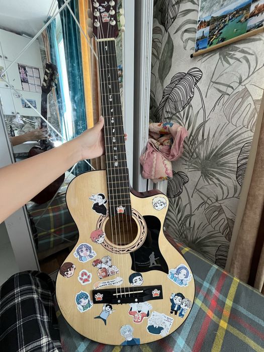 Гитара акустическая