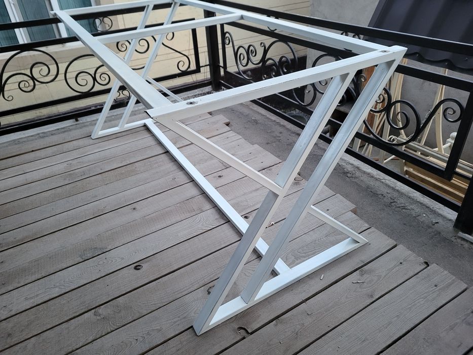 Стол металлический