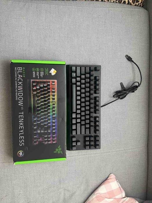 Геймърска клавиатура Razer Blackwididow V3