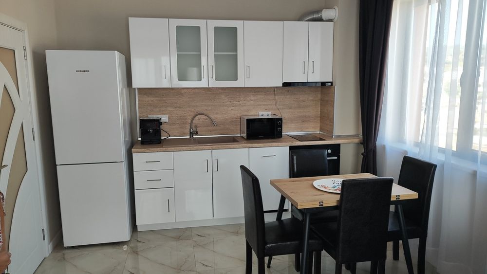 Дава се под наем Двустаен апартамент в Варна, Кайсиева градина - 63 кв.м за 510 € - Снимка #2