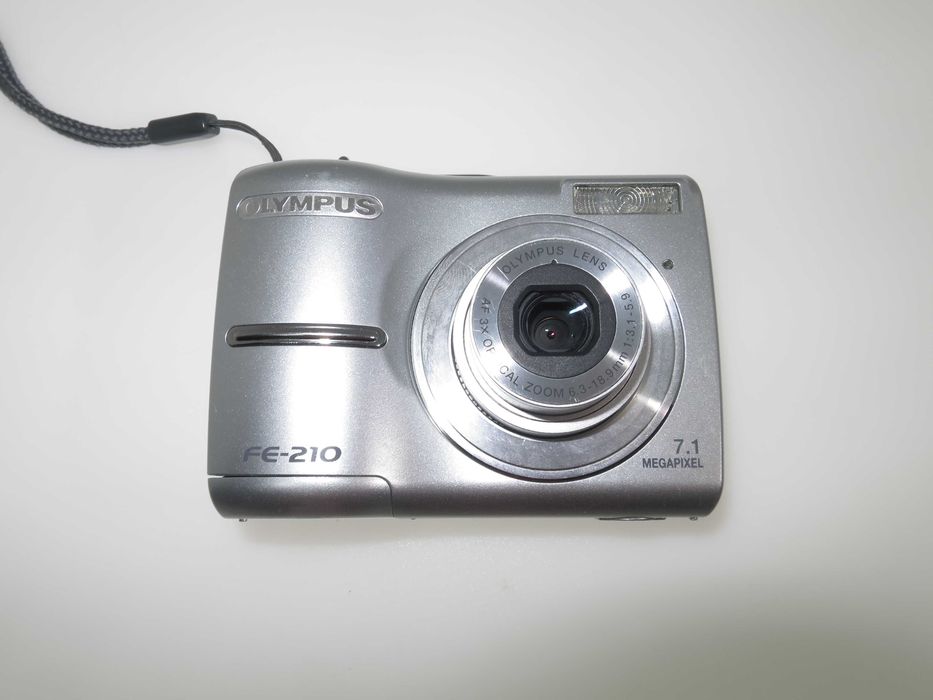 Olympus FE-210 компактен цифров фотоапарат дигитална камера 1gb xd