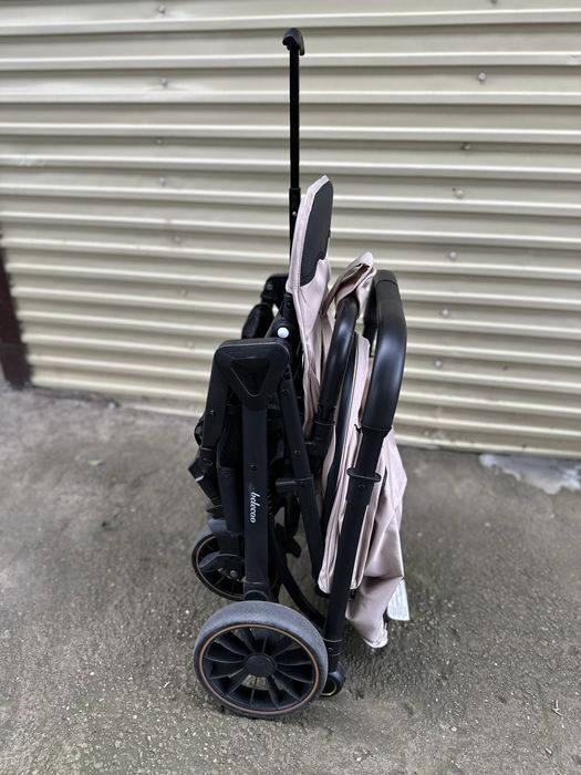 Продам прогулочную коляску Belecoo!