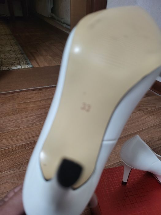 Босоножки и туфли