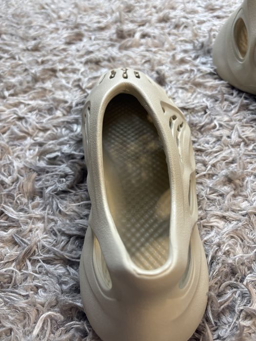 Yeezy foam rummer