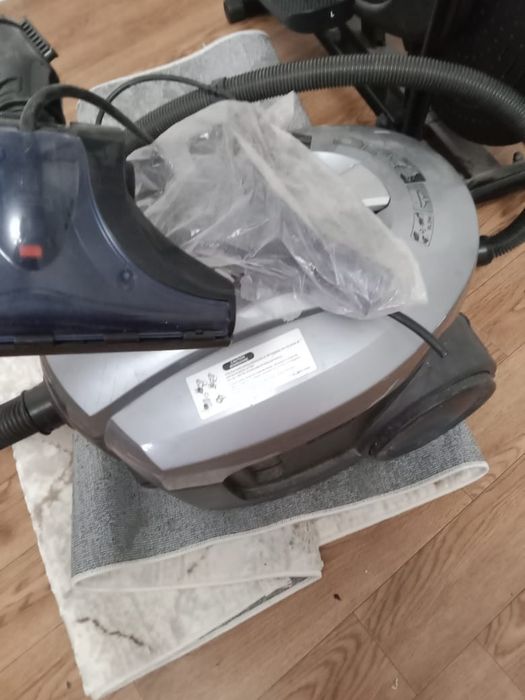 Продам пылесос моющий ,LG
