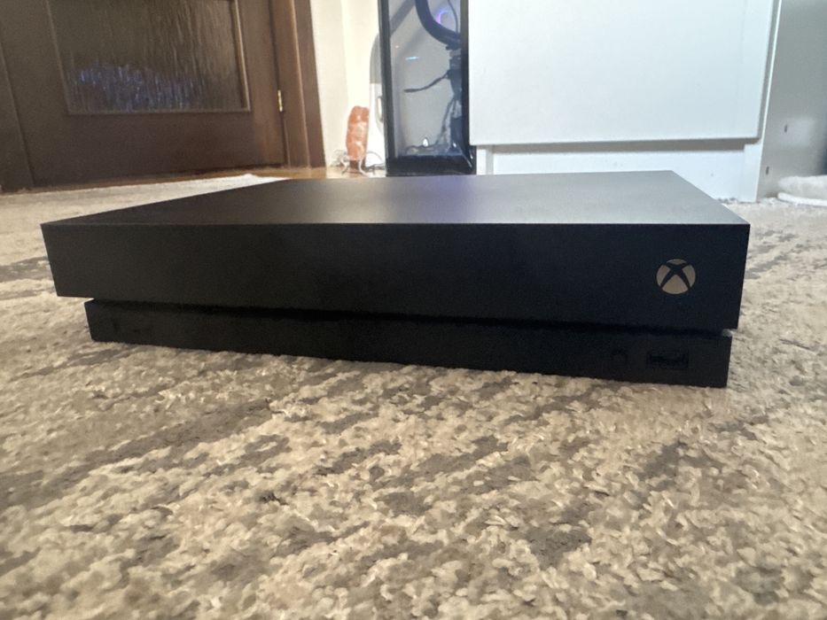 Xbox One X 1Tb nou nefolosit