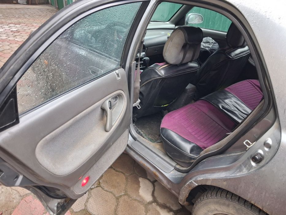 Мазда кронс  срочно продам