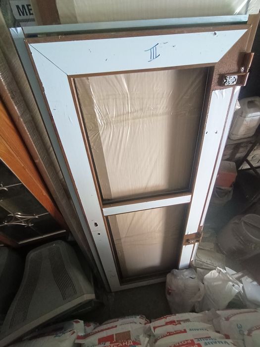 Дверь пластиковая новая