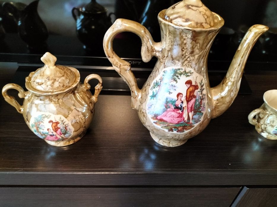 Продам сервиз фарфор Мадонна
