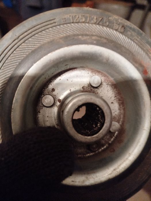 Продам колеса на тележку