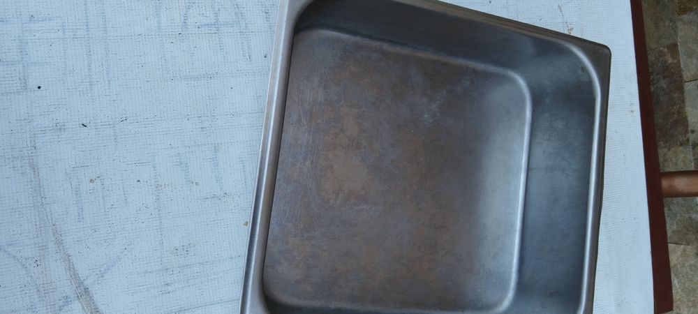 Тави и тенджери за готварство.