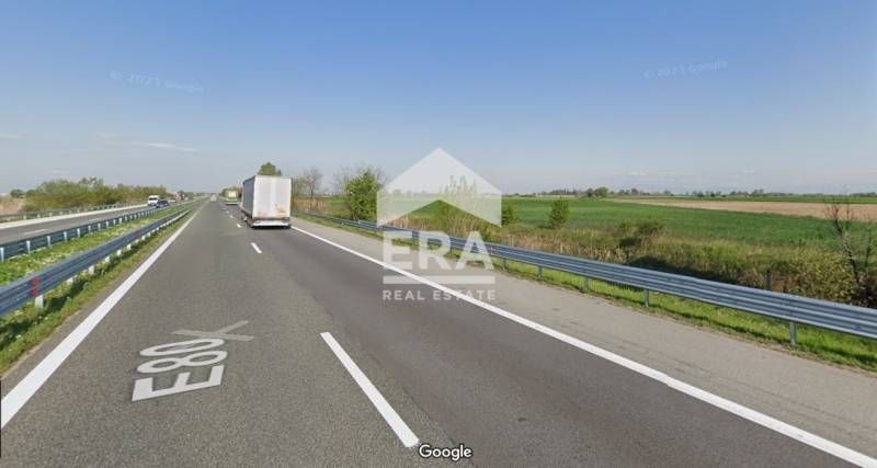 Парцел за бензиностанция с 115 лице на магистрала Тракия