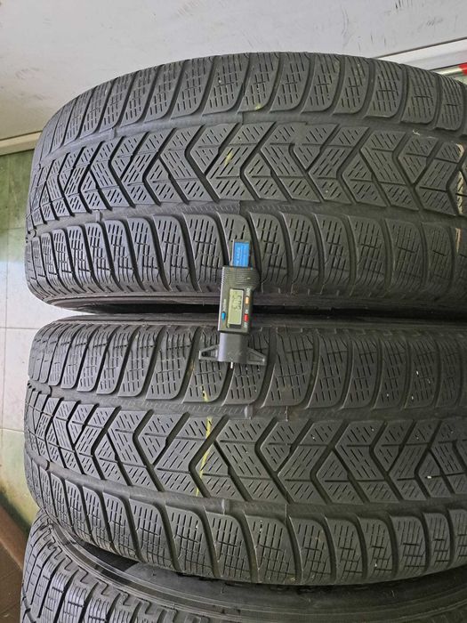 4 anvelope 235/60 R17 Pirelli