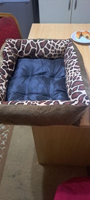 Продам лежанку для кошек