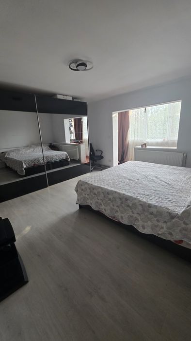 Vand apartament 3 camere 75 mp2