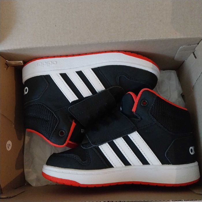Детски кецове Adidas Hoops Mid 2.0