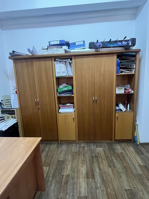 Офисные столы, шкаф