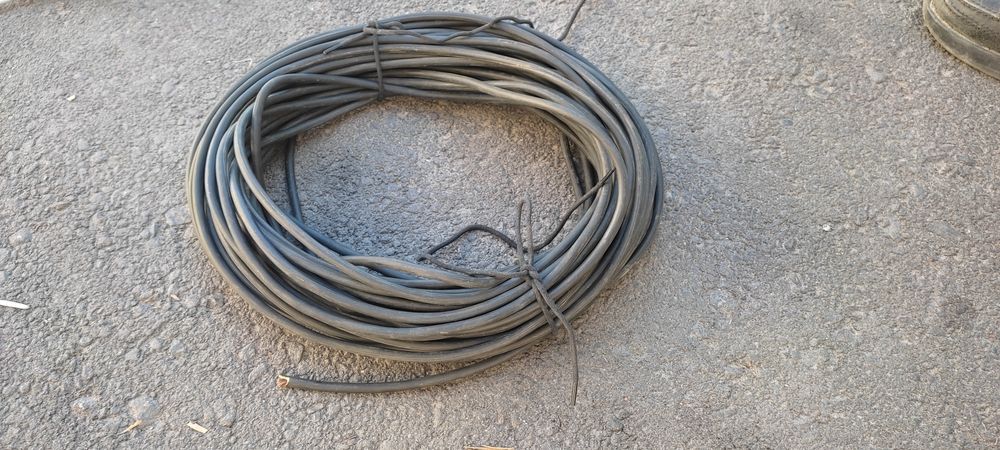 Кабель в отличном состоянии сечение 2.5.