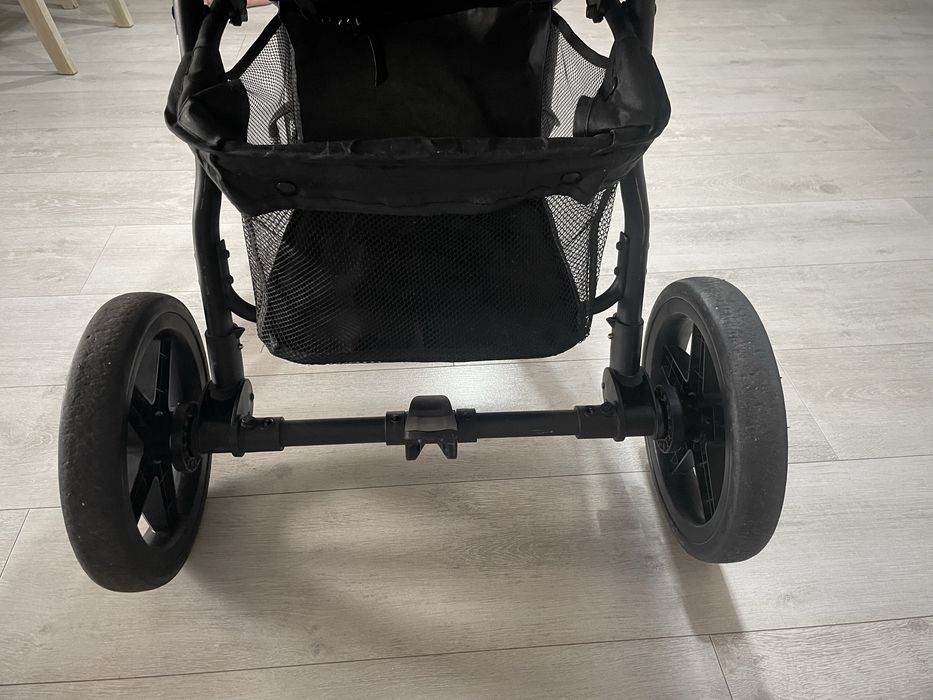 Продам детскую прогулочную коляску tomix