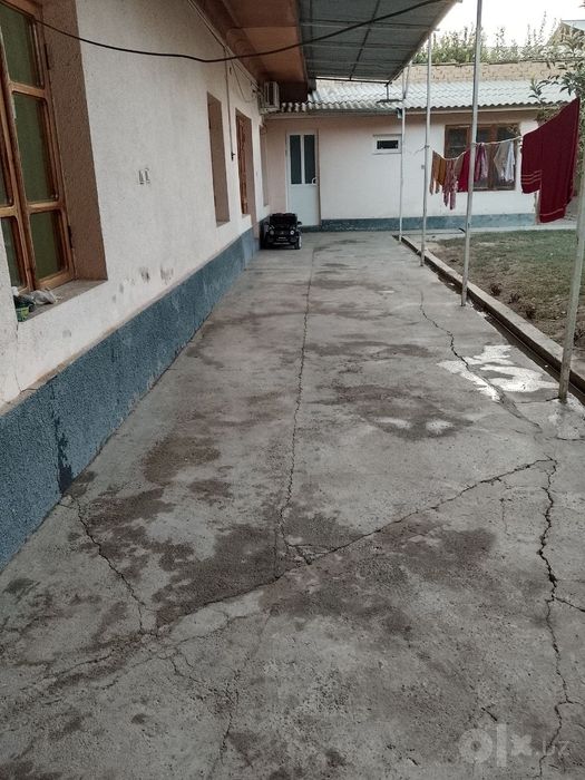Uy sotiladi 130000