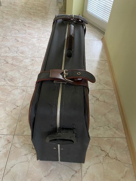 Продавам куфар с колела размер вис.74 см шир.25 см