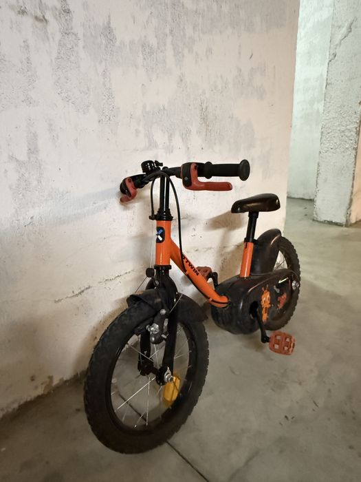 Vand 2 bicicletw de copii marca BTWIN  cu si fara pedale
