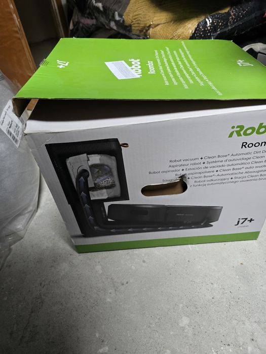 Продавам прахосмукачка робот IROBOT J7+