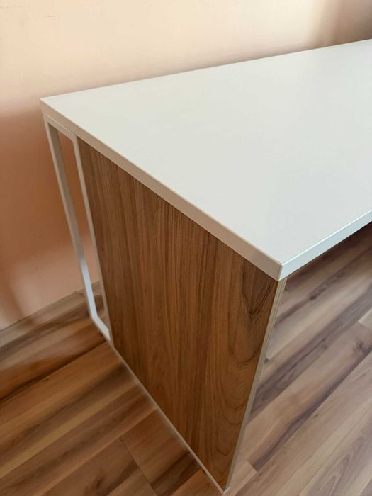 Бюро XORA от Aiko - бял плот/светъл бряст