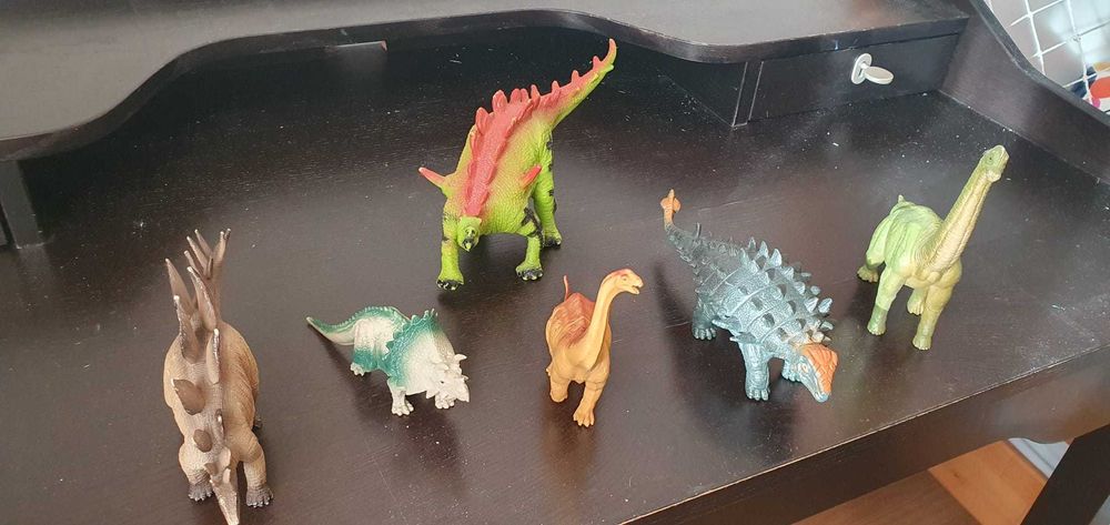 Vand colectie de jucarii