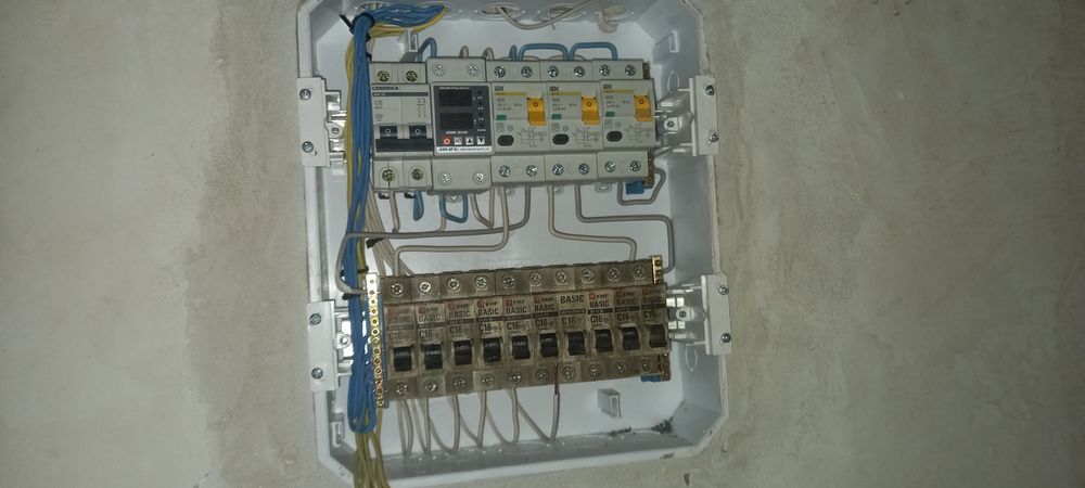 Услуга электрика.