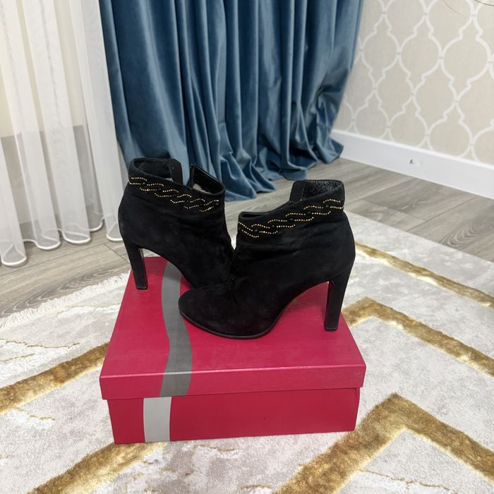 Замшевые ботинки