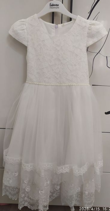 Платье белое для девочки 6-7 лет