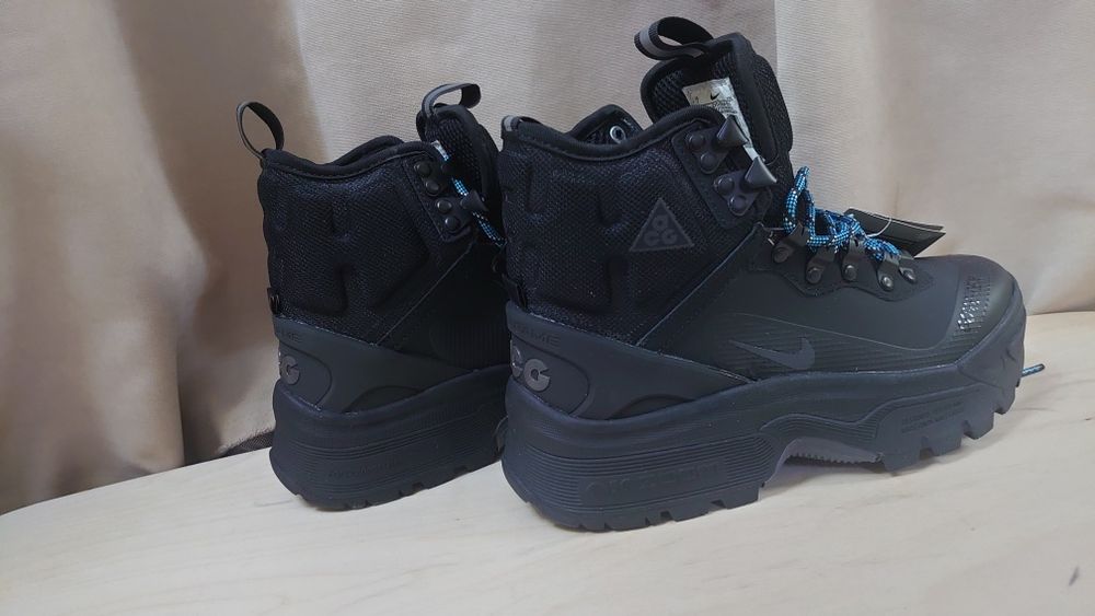 Ботинки Nike новые с коробкой