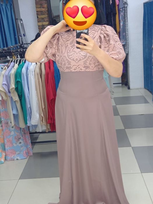 Продам два платья одевали один раз