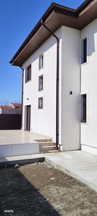 Casă nouă, 4 camere, teren 477 mp, în apropiere de pădure