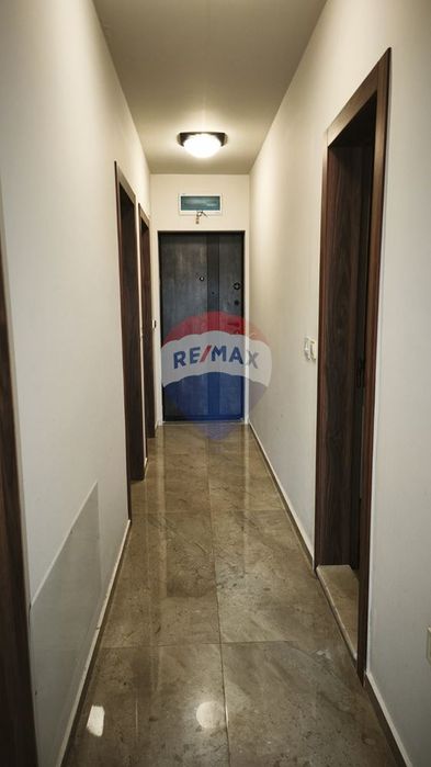Офис под наем, Базар Левски, гр. Варна ТЕ
