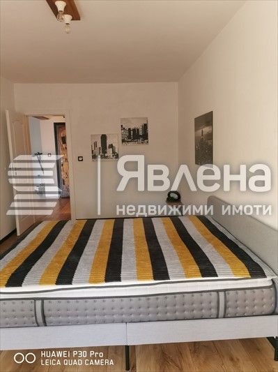 Продава се Тристаен апартамент в Варна, Възраждане 4 - 134 кв.м за 1575 €/кв.м - Снимка #5
