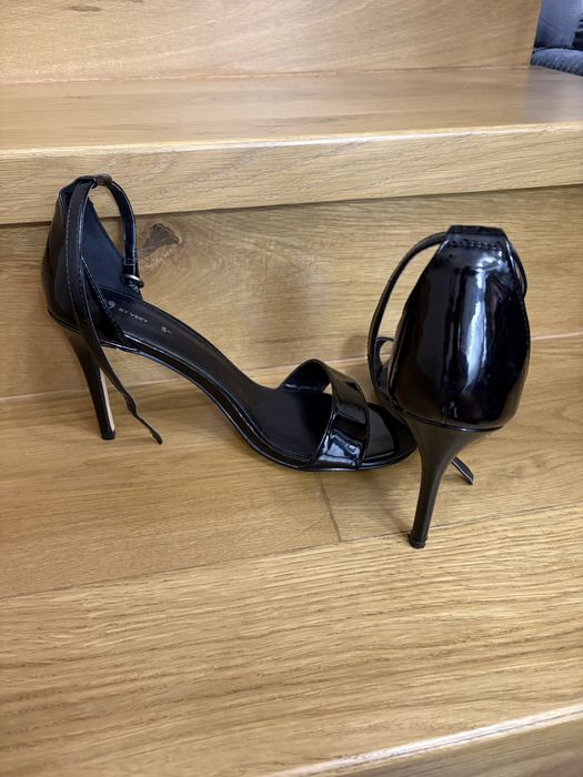 Дамски елегантни обувки на висок ток р-р 40/41